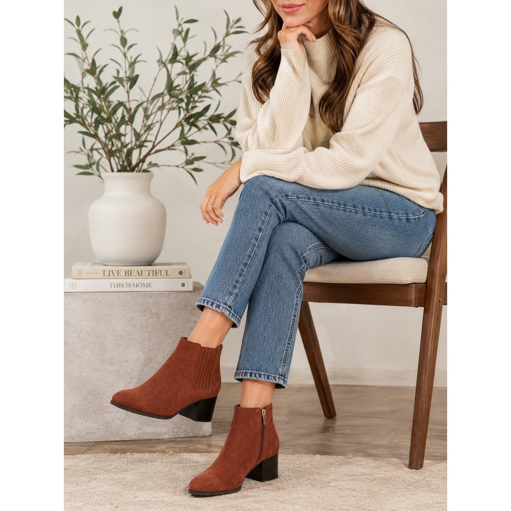 Aquatalia Italy Brown Suede Chelsea Ankle Boots Block Heel Women's 8.5 M